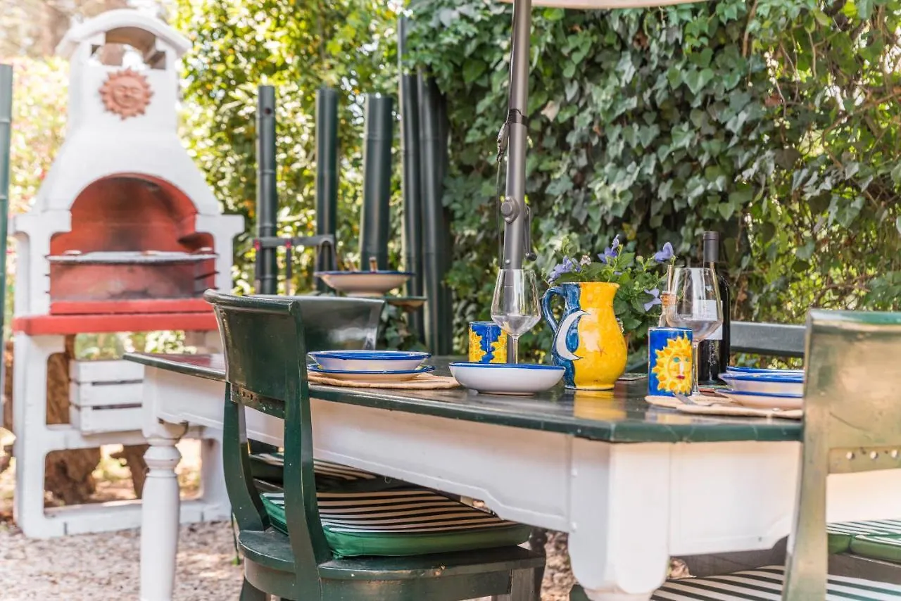 Appia Antica Cottage Rome 2*,